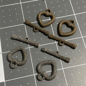 Findings: 4 vintage Heart T-Clasp